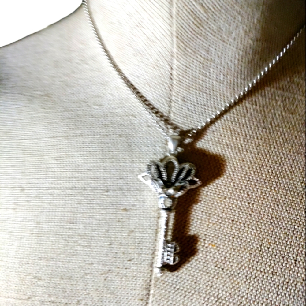 Necklace(key to your heart Valentine's Day gift) - Picture 1 of 2